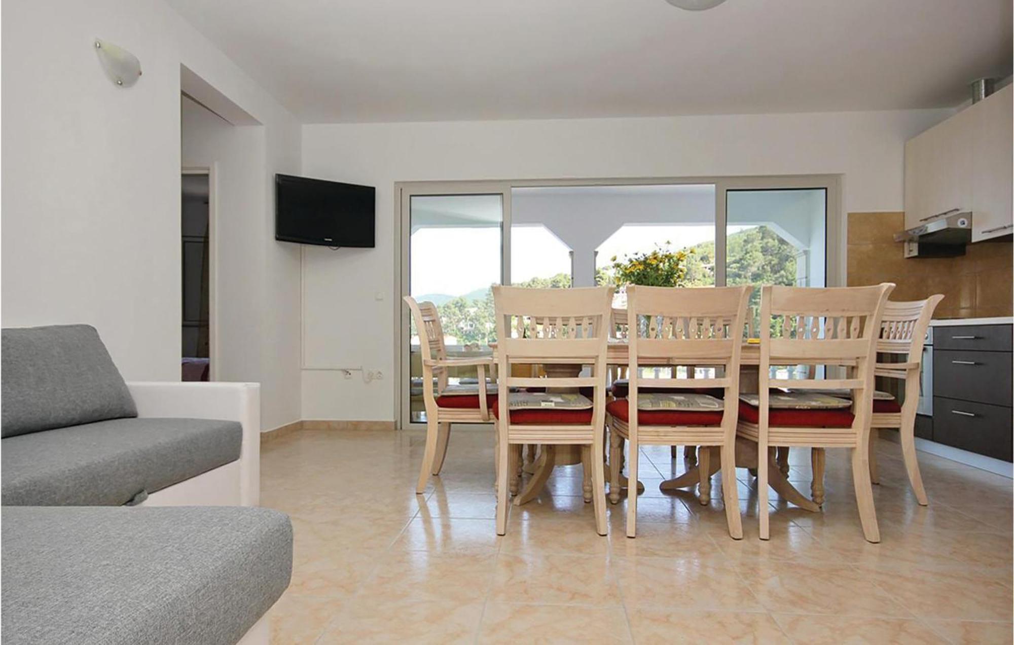 Cozy Apartment In Prigradica With House Sea View Exterior photo
