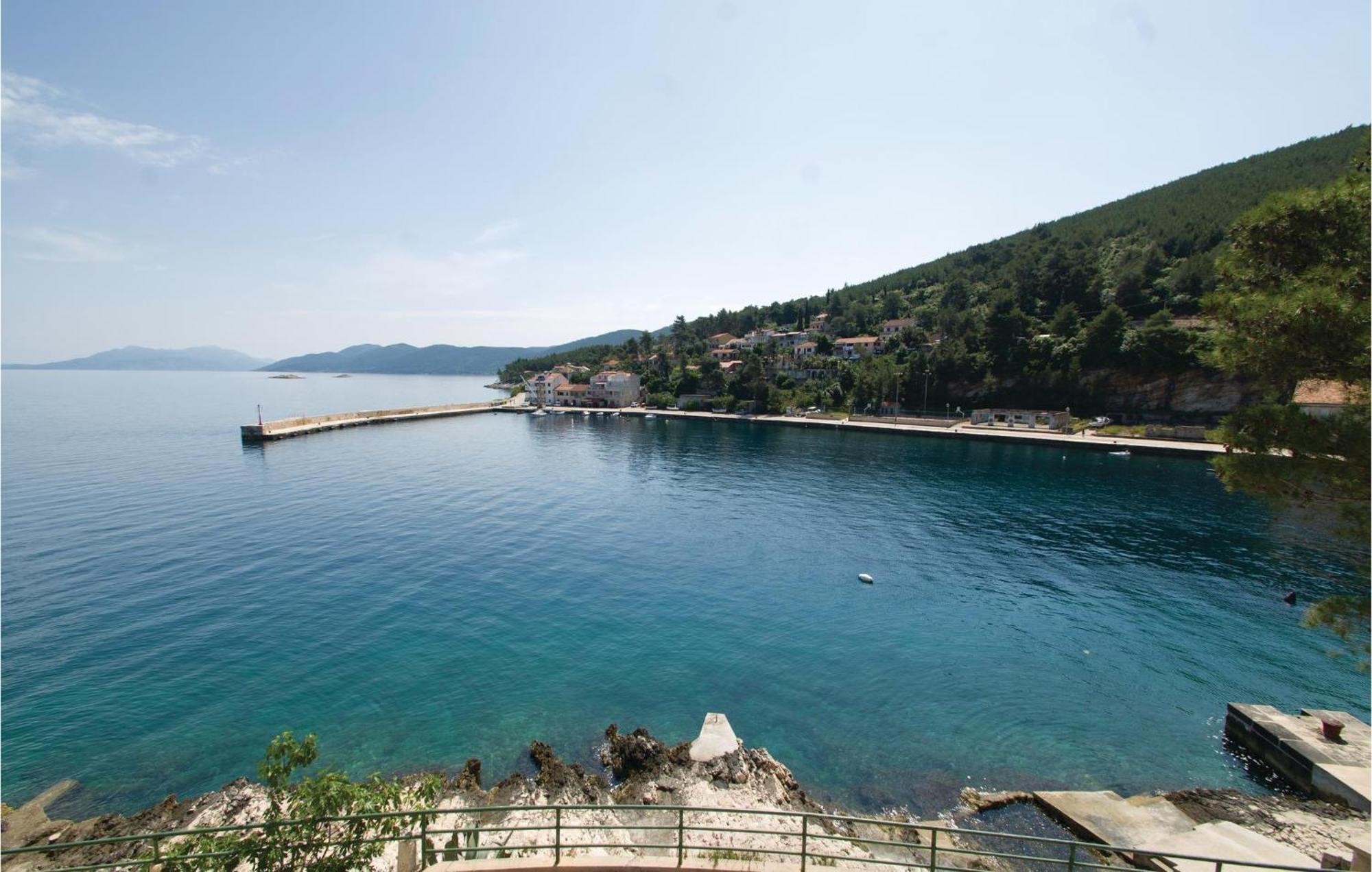 Cozy Apartment In Prigradica With House Sea View Exterior photo