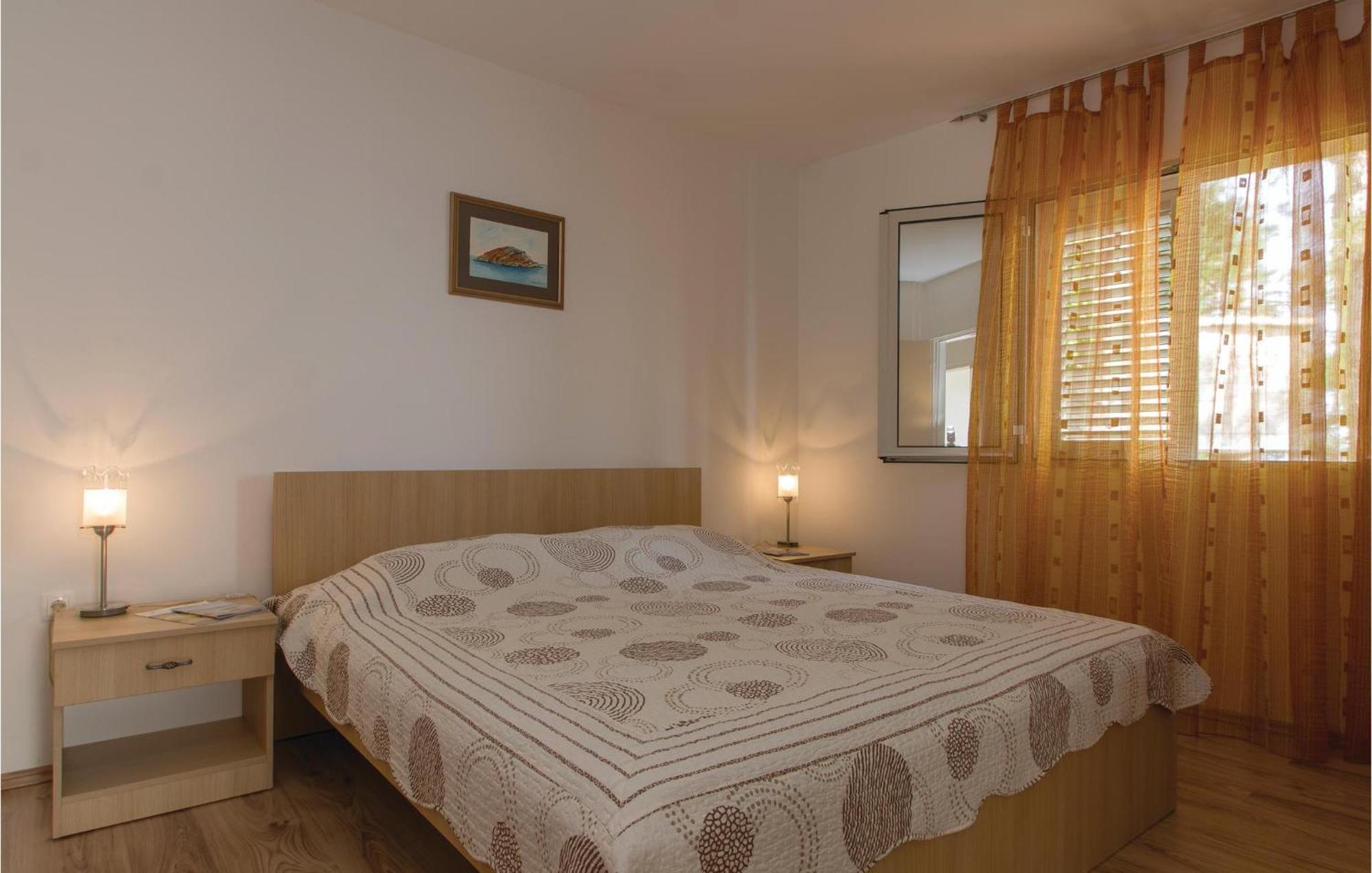 Cozy Apartment In Prigradica With House Sea View Exterior photo