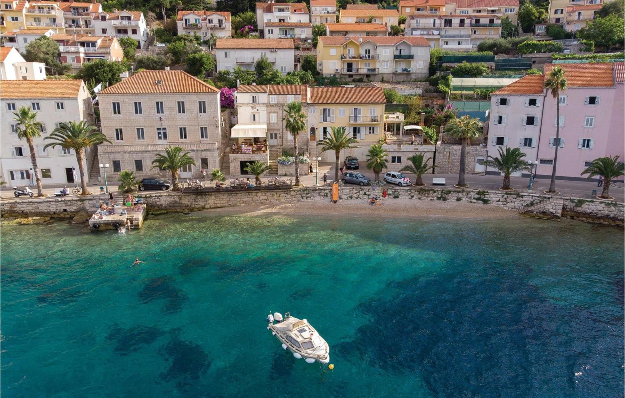 Cozy Apartment In Prigradica With House Sea View Exterior photo